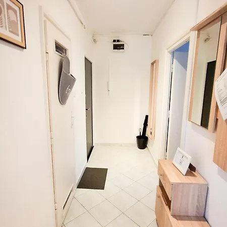 Majus 1 شقة دوناويفاروش