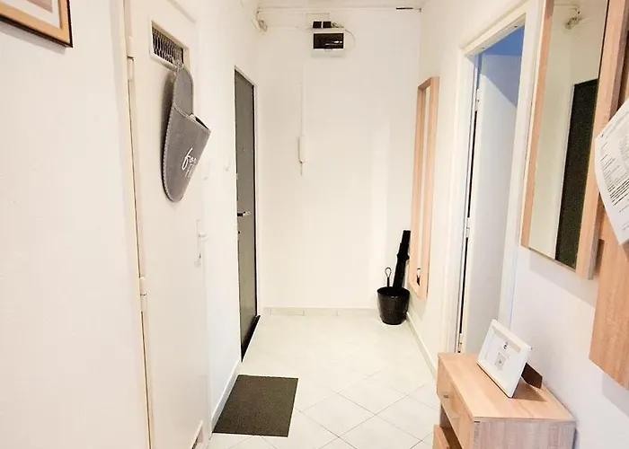 Majus 1 アパート Dunaújváros