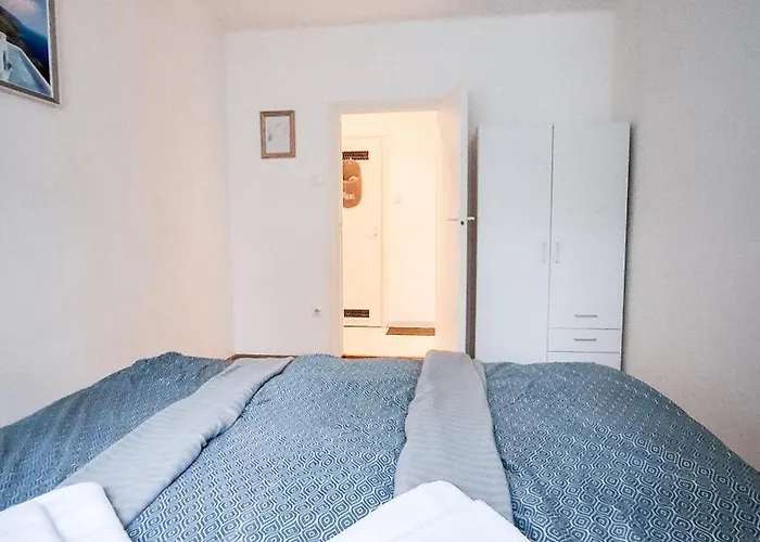 Majus 1 アパート